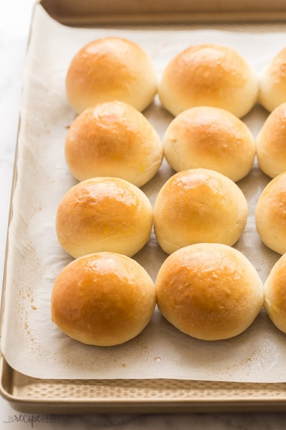 Niche Utama 2 Mom's Homemade Buns - SOFT And FLUFFY  The Recipe Rebel