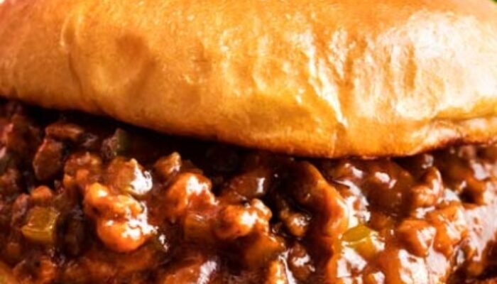 Sloppy Joe Mania: Create Delicious Homemade Sloppy Joes From Scratch!